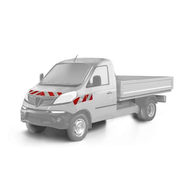 Fahrerhaus des Piaggio Porter NP6 mit rot-weißer Warnmarkierunge